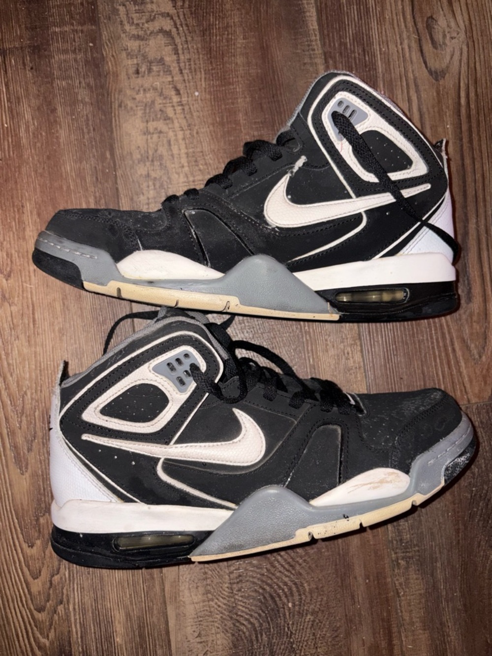 Nike Air Flight Falcon Men’s Basketball Shoes Size 10 Athletic Sneakers